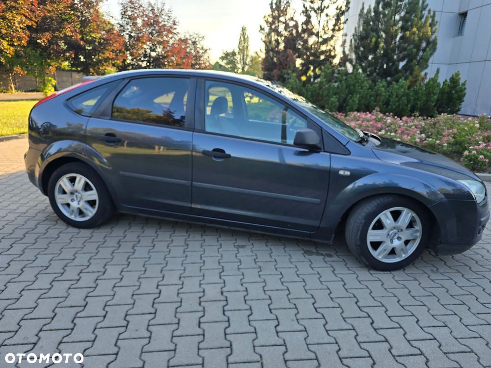 Ford Focus 1.6 Ambiente - 30