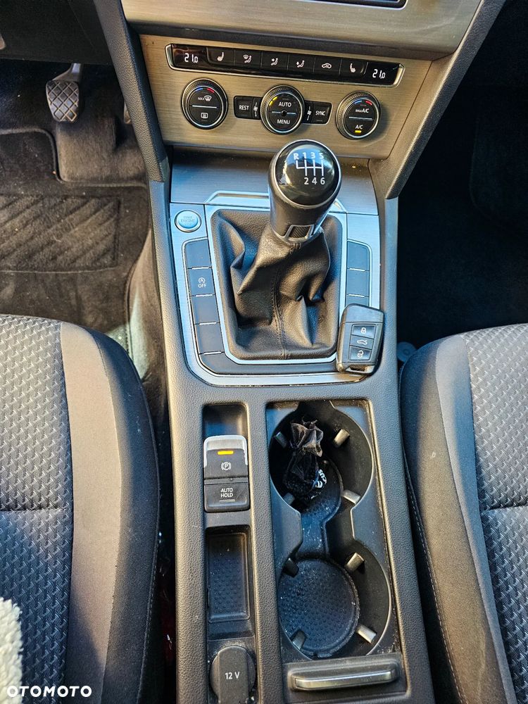 Volkswagen Passat 1.6 TDI BMT Comfortline - 9