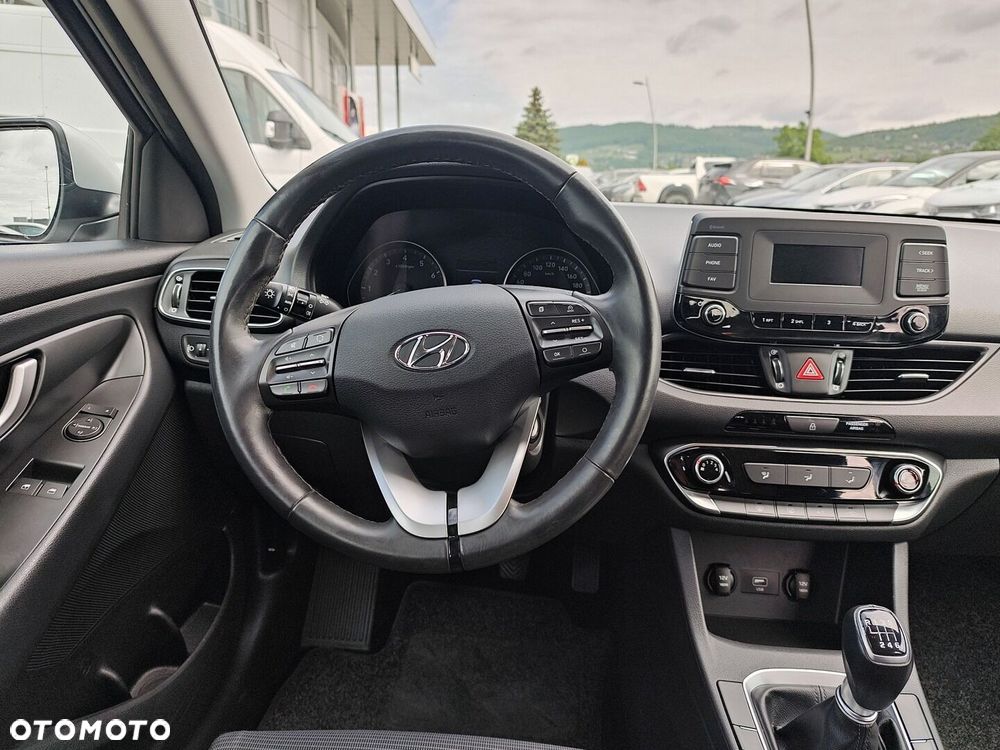 Hyundai i30 1.4 Classic + - 12