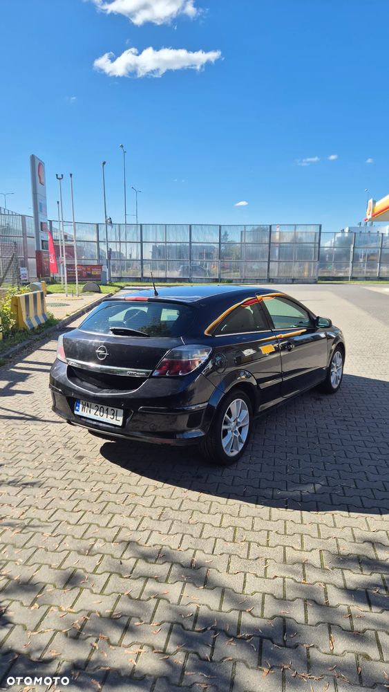 Opel Astra GTC 2.0 Turbo Cosmo - 5