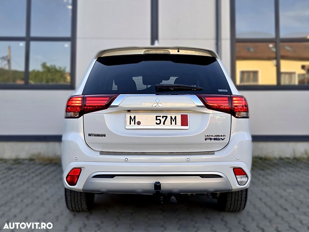Mitsubishi Outlander - 9