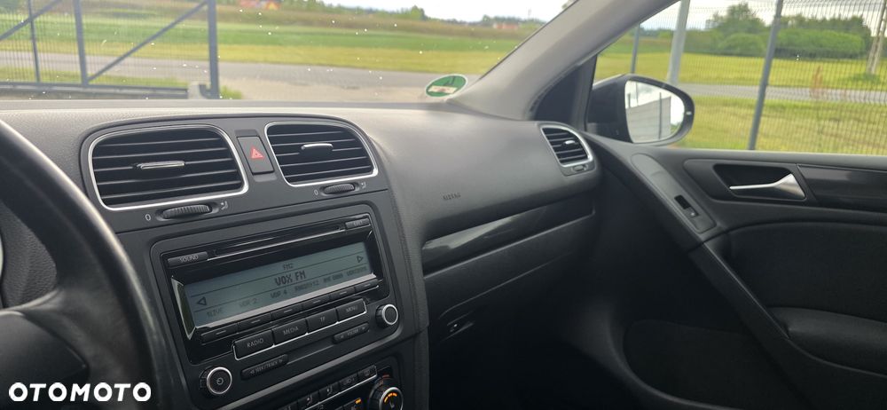 Volkswagen Golf - 6