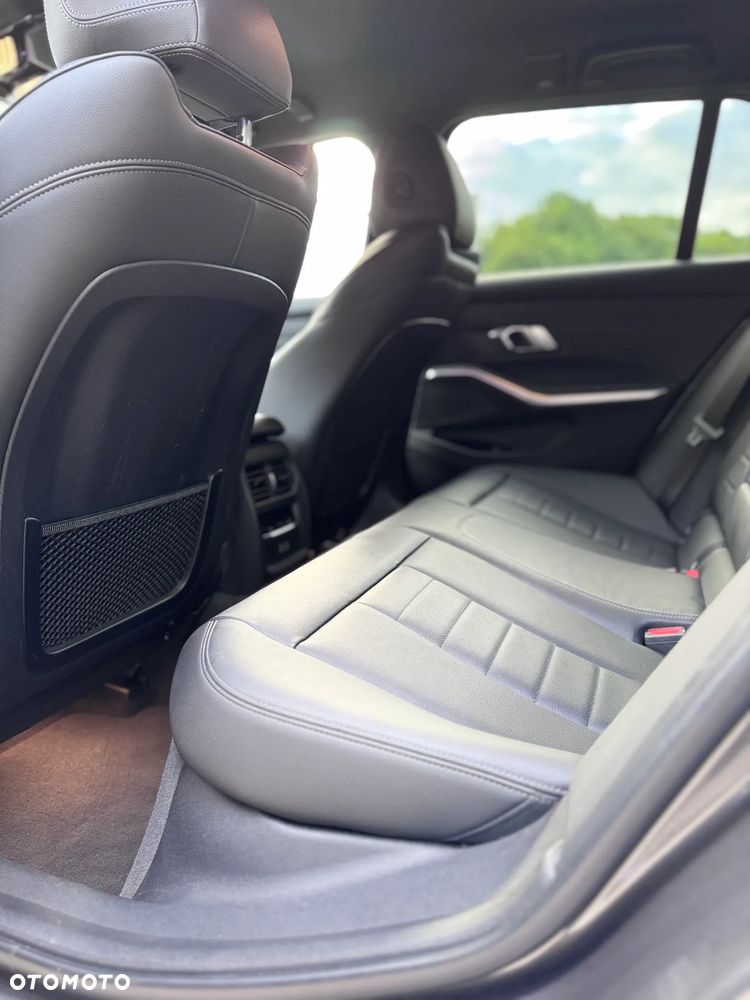 BMW Seria 3 320d xDrive MHEV M Sport sport - 16