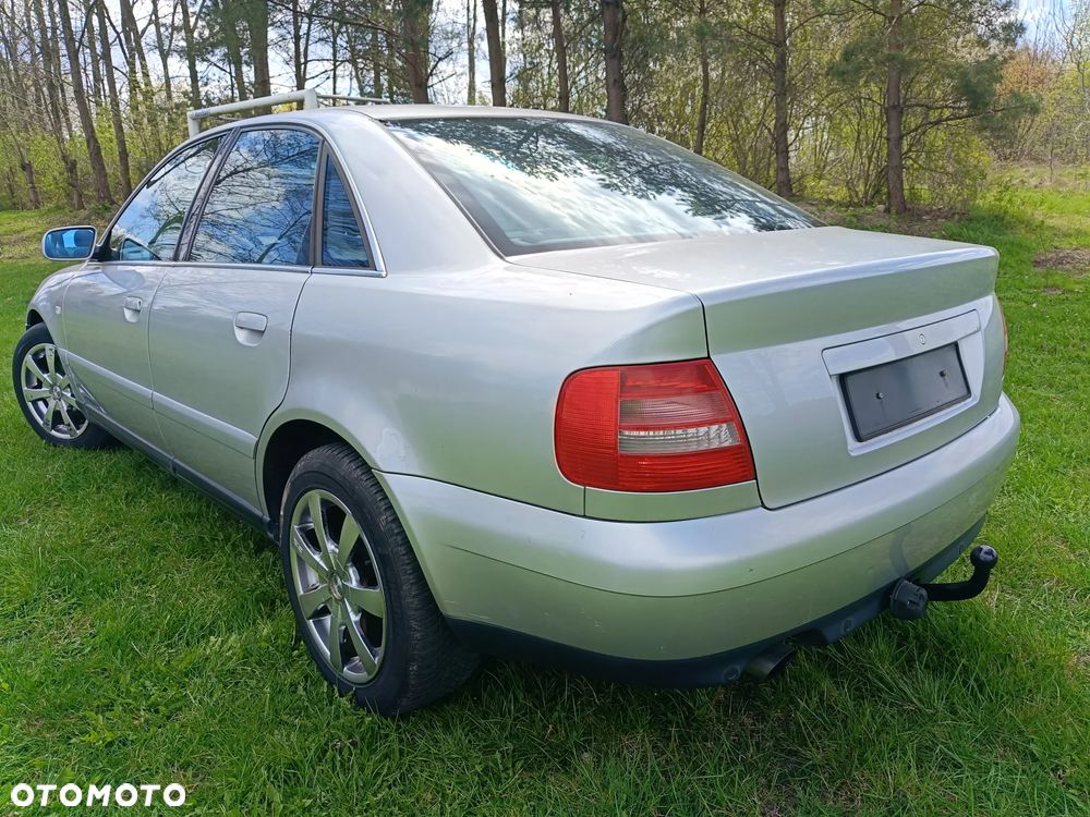 Audi A4 Limousine - 3