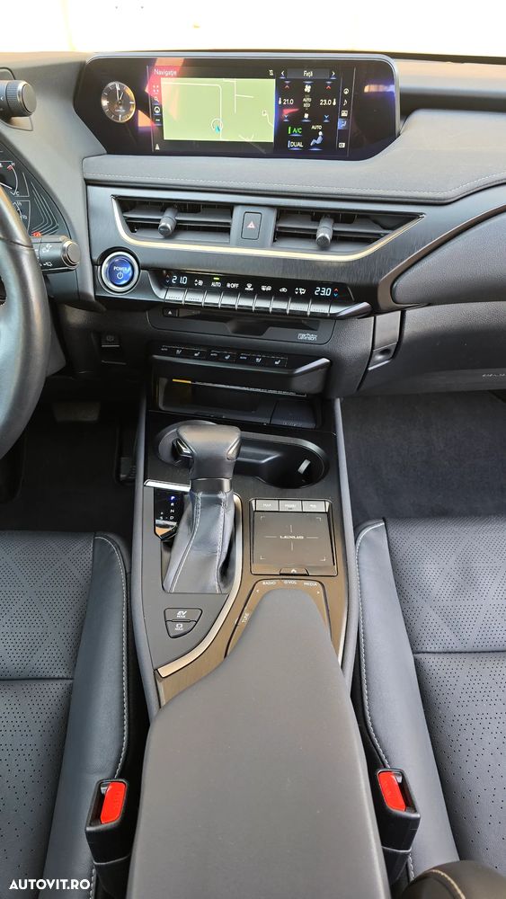 Lexus UX 250h 2.0L HEV 20H- (178 HP) 4X4 CVT Luxury - 26