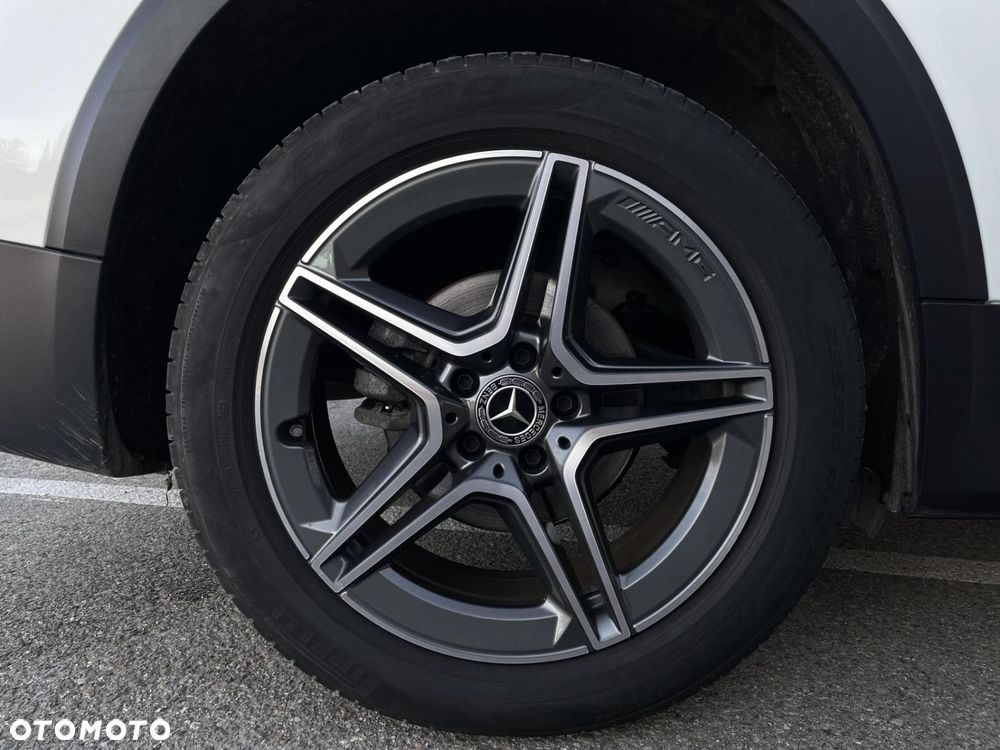 Mercedes-Benz GLB - 21