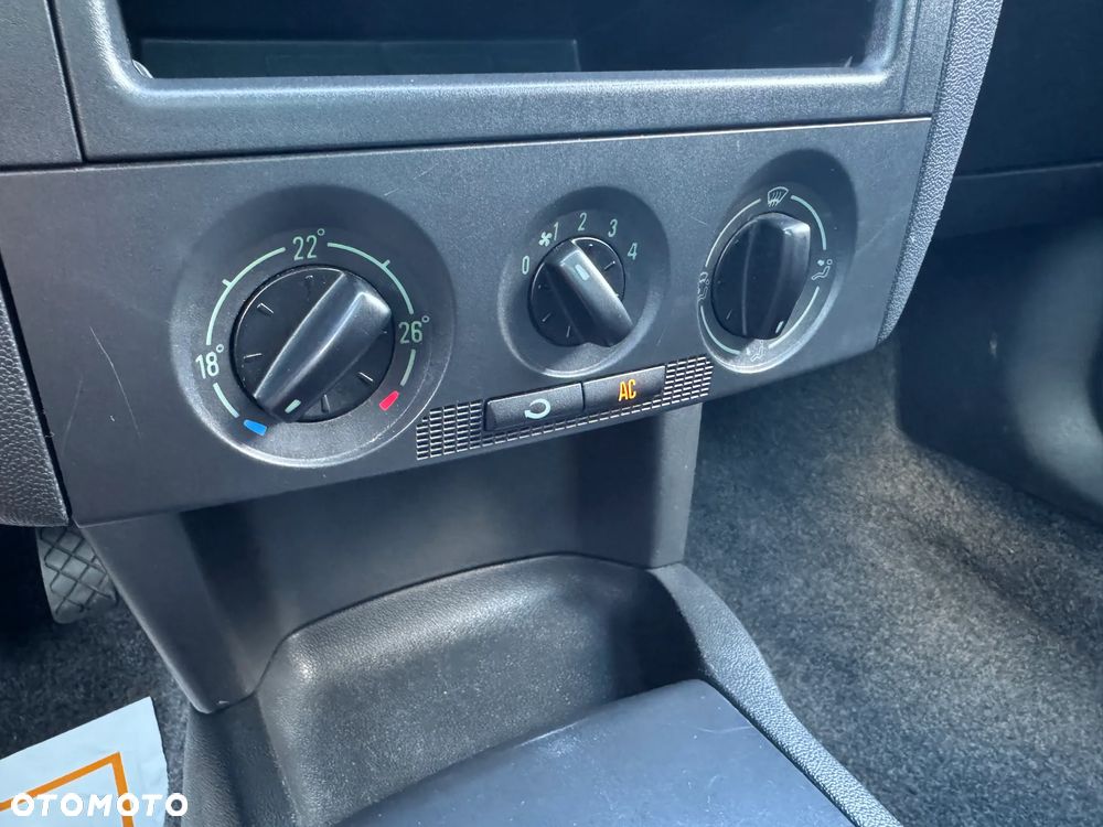 Skoda Fabia 2.0 Ambiente - 21