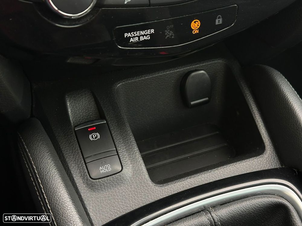 Nissan Qashqai 1.5 dCi N-Connecta J18 - 24
