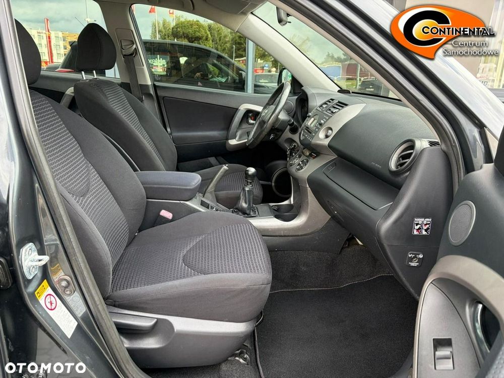 Toyota RAV4 - 7