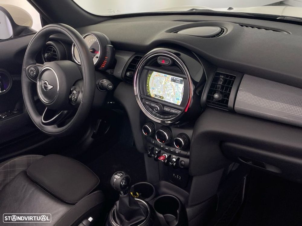 MINI Cabrio Cooper D - 21