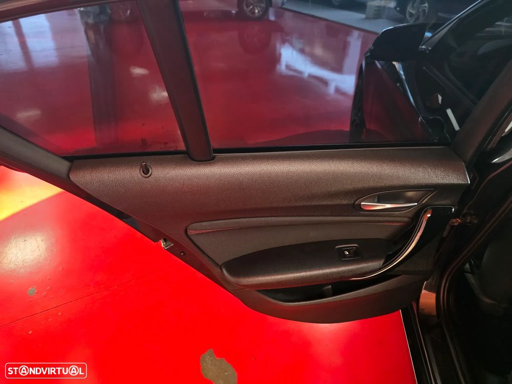 BMW 116 d Aut. Sport Line - 28
