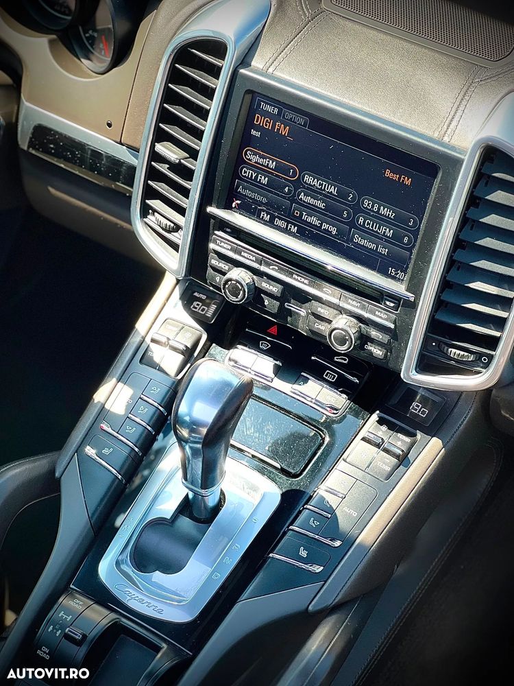 Porsche Cayenne 3.0 L - 9