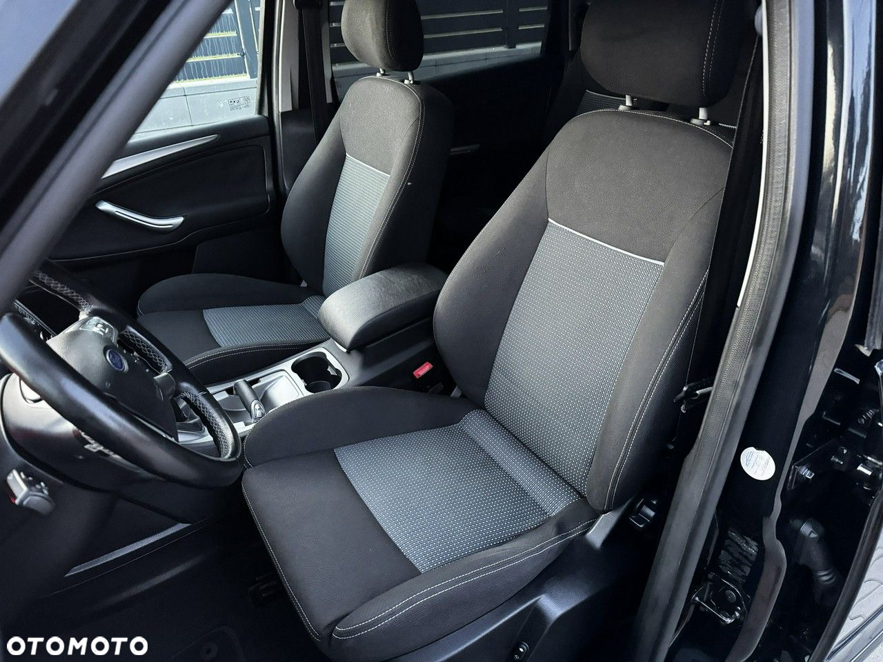 Ford S-Max - 16