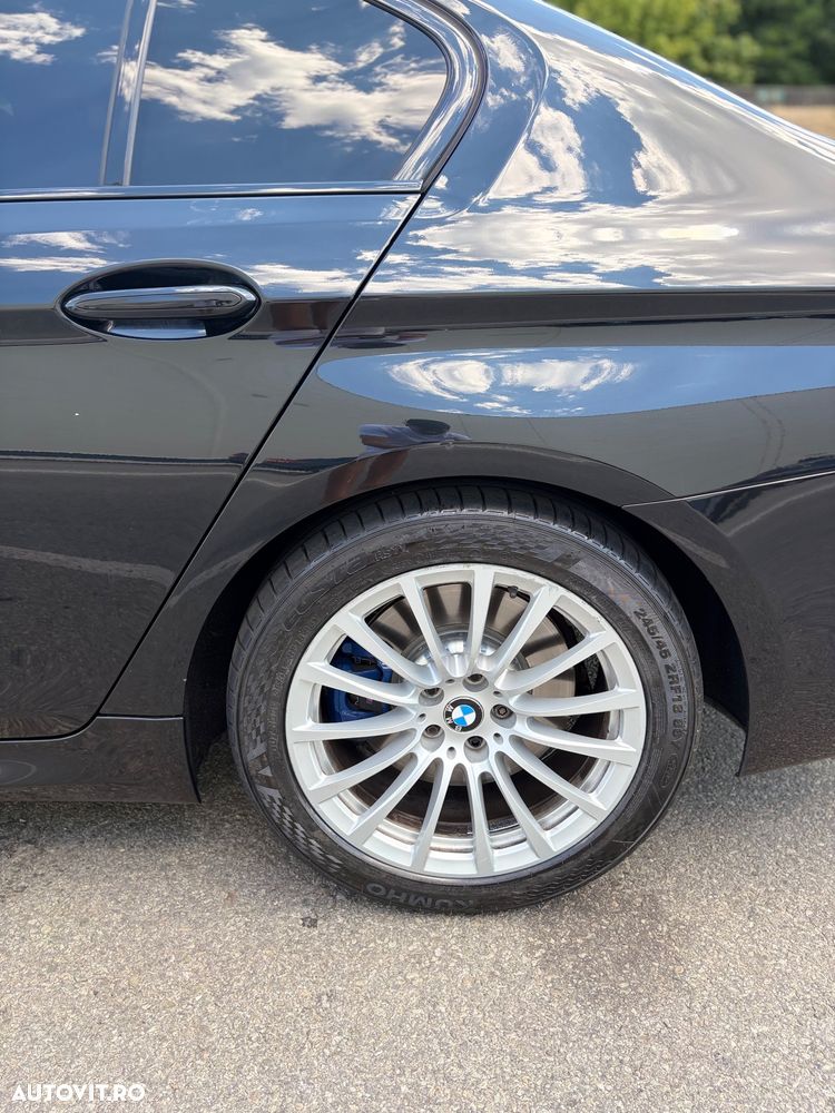 BMW Seria 5 530i xDrive AT - 9