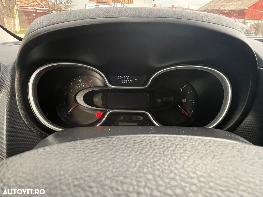 Renault Trafic - 16