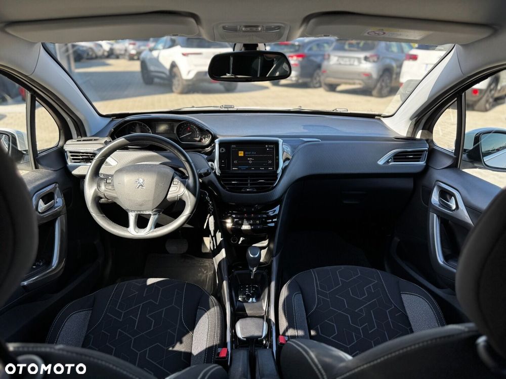 Peugeot 2008 1.2 Pure Tech Allure S&S EAT6 - 13
