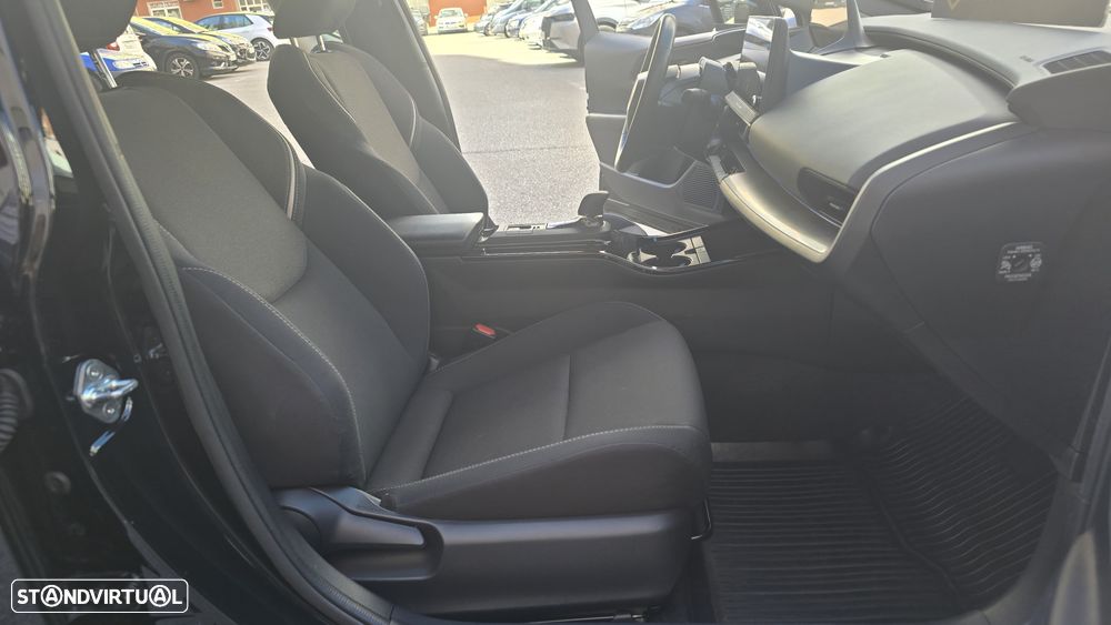 Toyota Prius 2.0 Plug-in Exclusive - 25