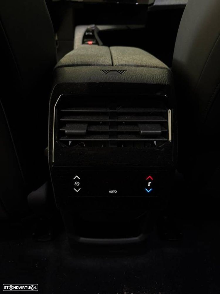 Peugeot E-5008 73 kWh Allure - 17