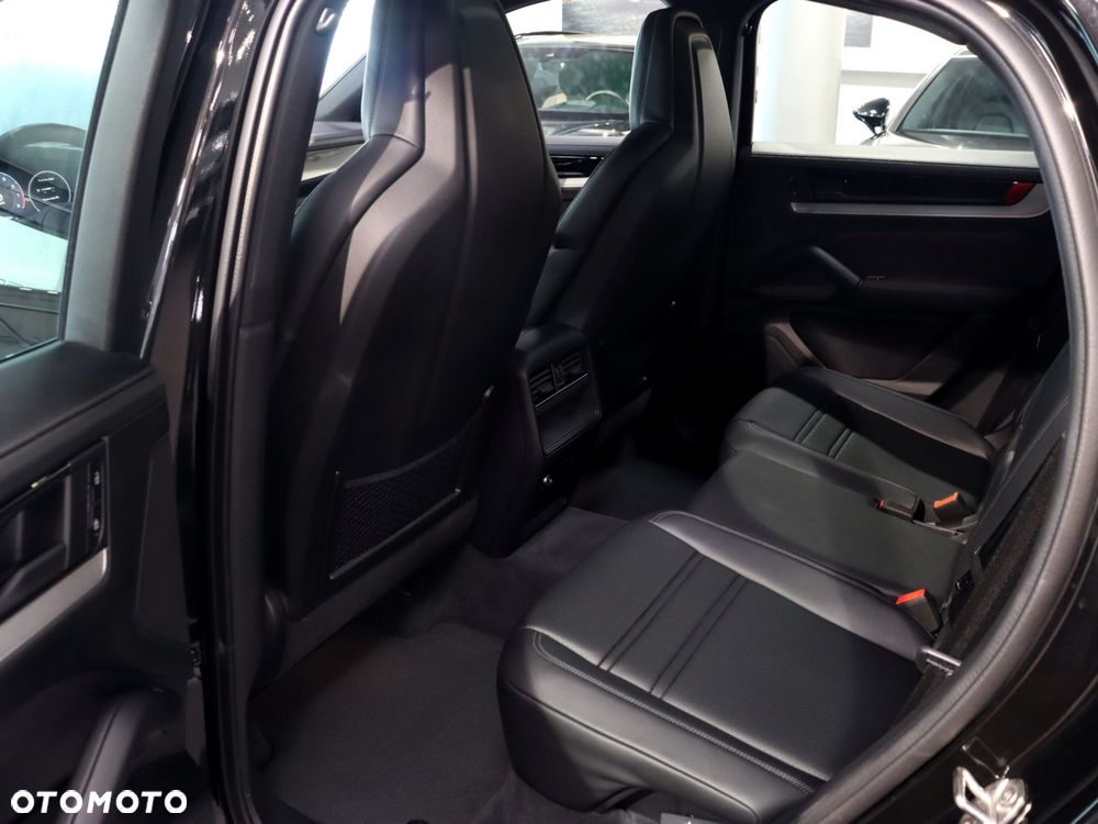 Porsche Cayenne Standard - 33