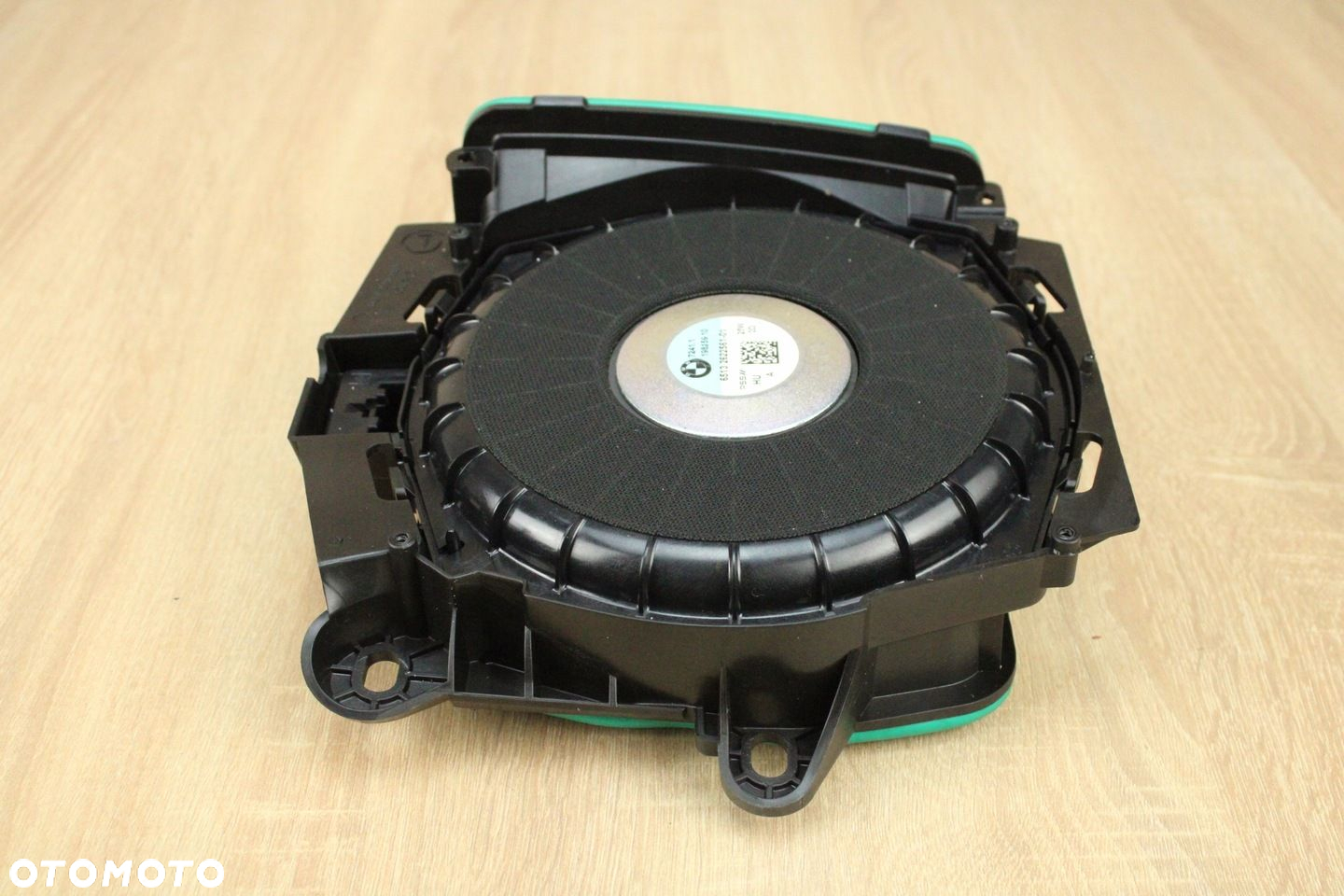 ORYGINALNY GŁOŚNIK NISKOTONOWY LEWY SUBWOOFER BMW G22 G26 G20 2622561 26km - 2