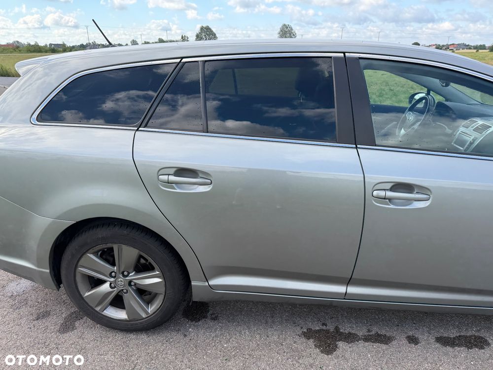 Toyota Avensis 2.0 D-4D Edition (2014) - 13