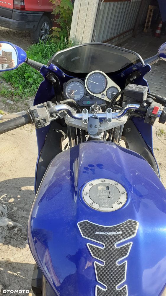 Yamaha FZS - 4