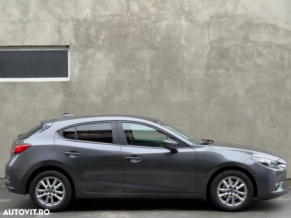 Mazda 3 - 8