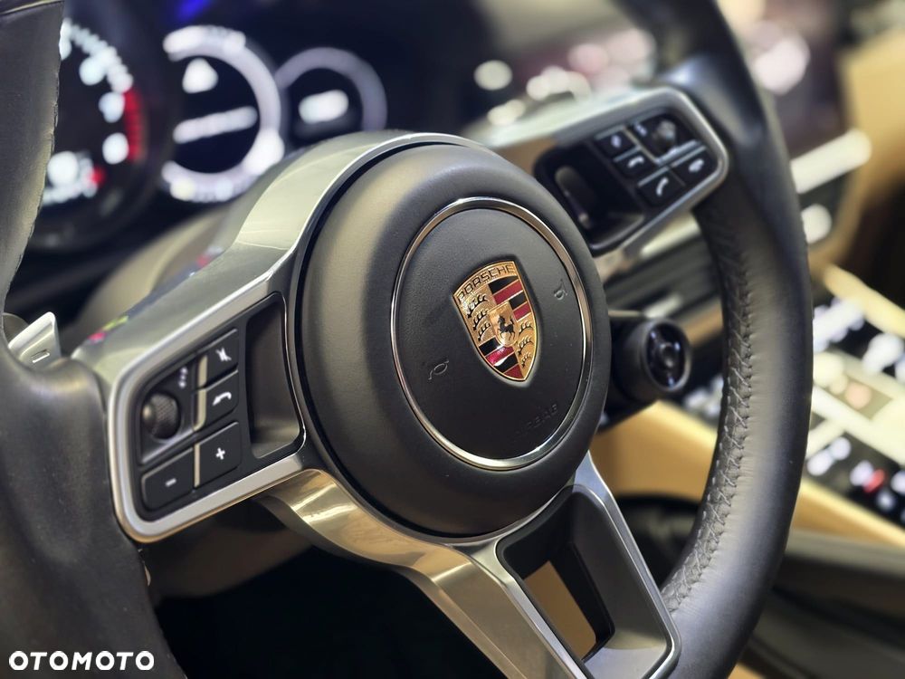 Porsche Cayenne - 6