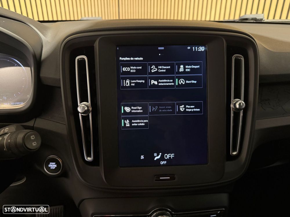 Volvo XC 40 2.0 D3 Momentum Plus Geartronic — fotografia 16