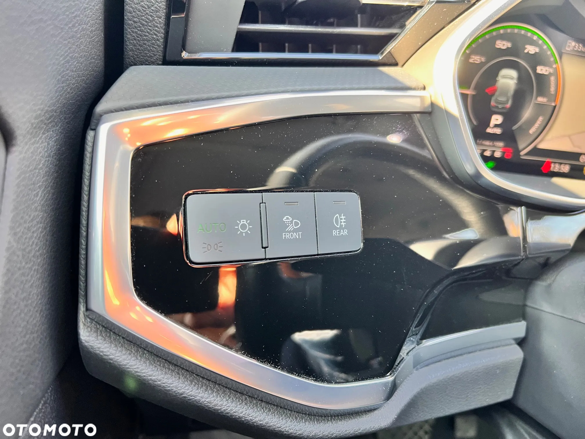 Audi Q3 45 TFSIe S tronic S line - 28