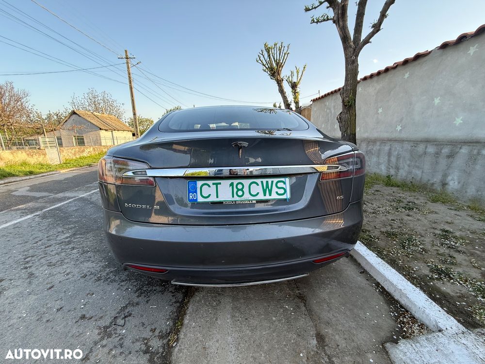 Tesla Model S Standard - 11