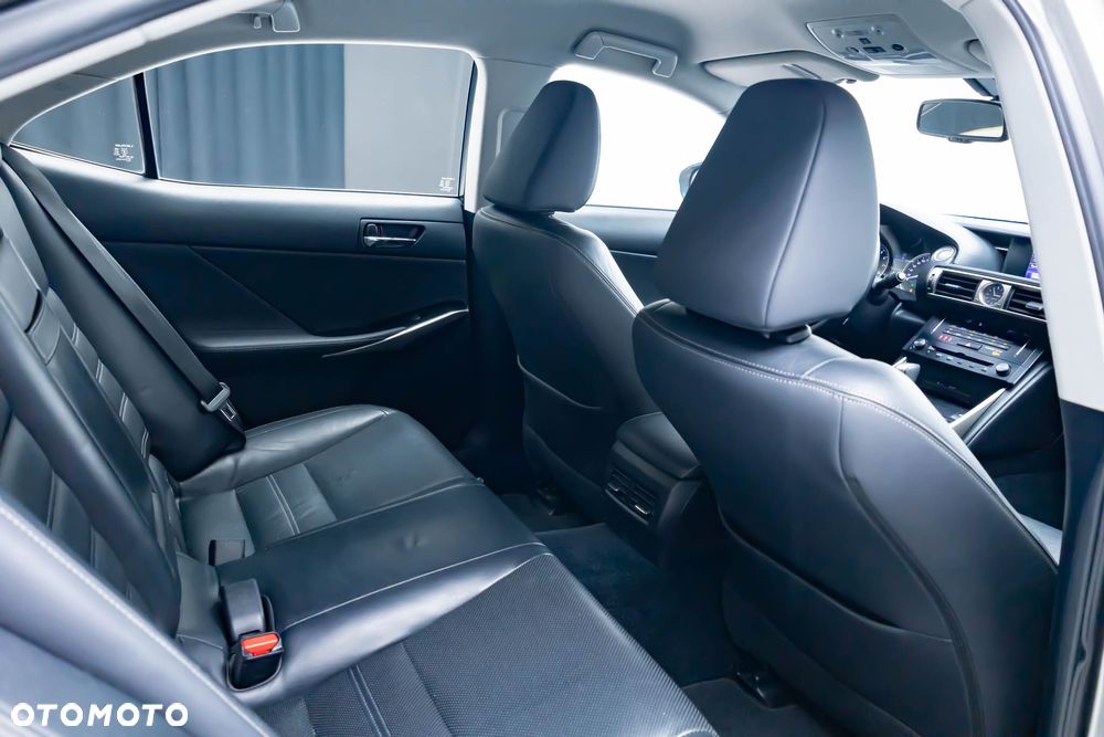 Lexus IS 250 Prestige - 39
