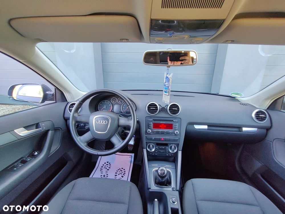 Audi A3 Sportback 1.6 Ambiente - 9