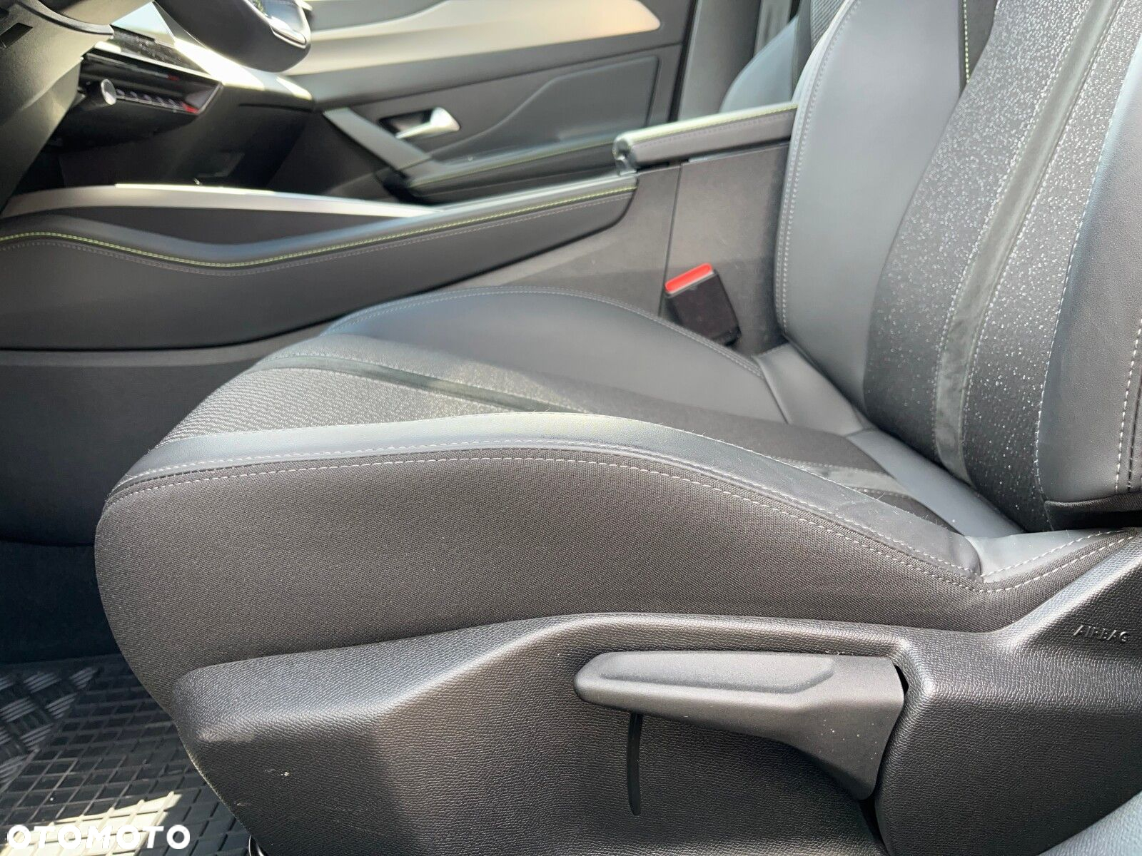 Peugeot 308 1.2 PureTech GT S&S EAT8 - 11