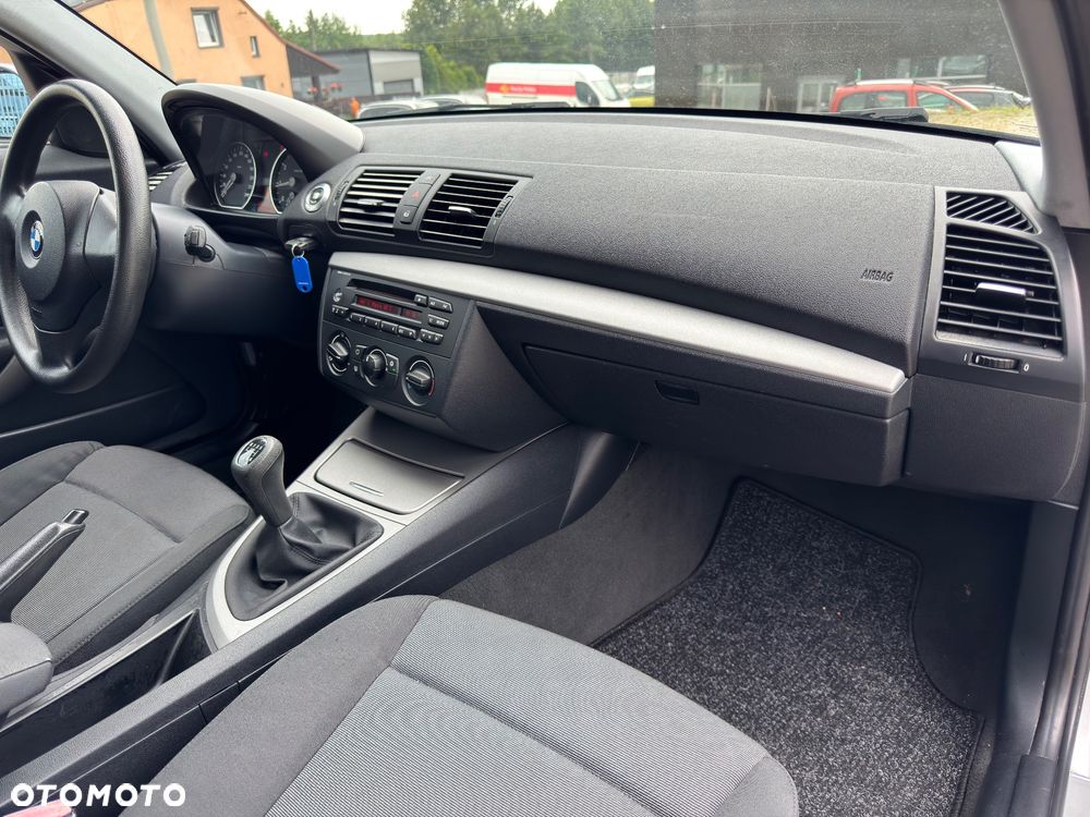 BMW Seria 1 - 27