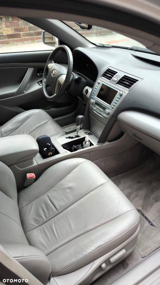 Toyota Camry - 9