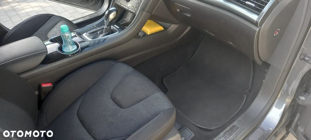 Ford Mondeo ver-2-0-tdci-start--stopp-powershift--aut-titanium - 7