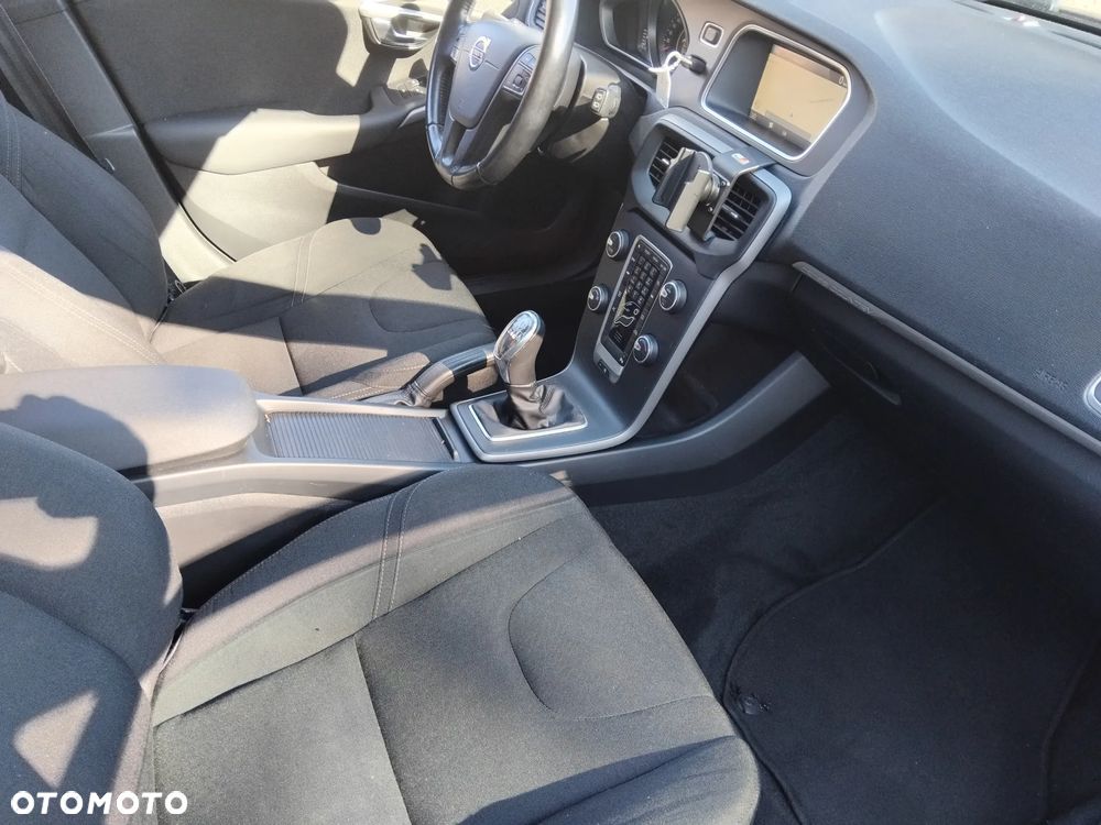 Volvo V40 Cross Country D2 Momentum - 8