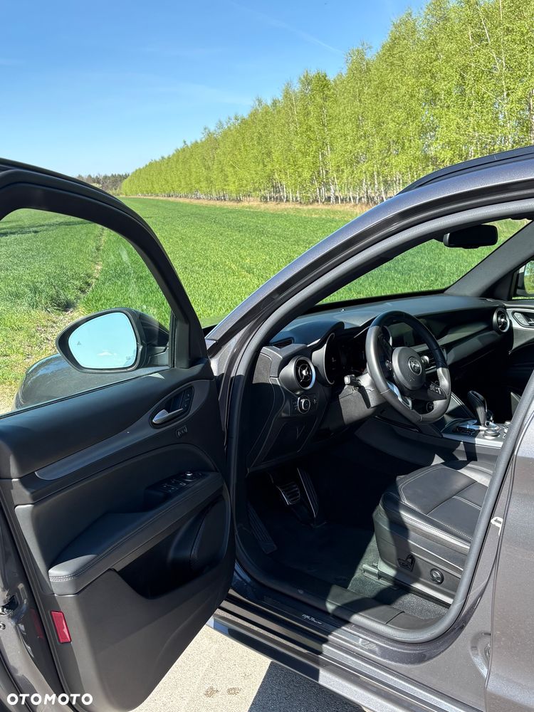 Alfa Romeo Stelvio 2.0 Turbo 16V AT8-Q4 Ti - 10