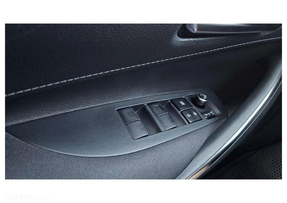 Toyota Corolla 1.8 Hybrid Comfort - 32