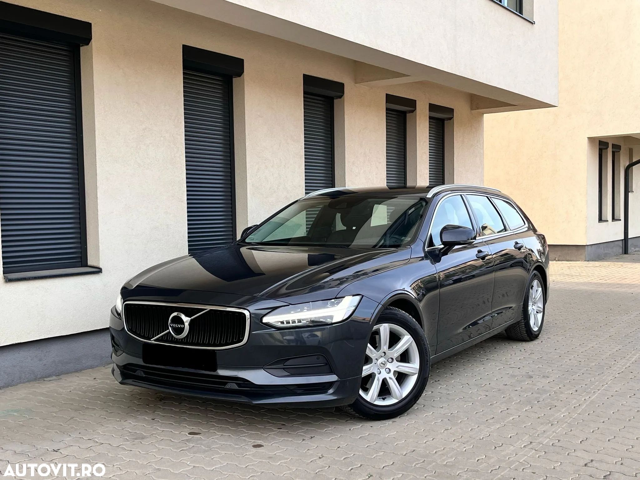 Volvo V90 - 1