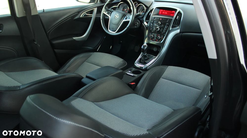 Opel Astra 1.4 Turbo Cosmo - 36