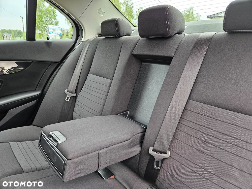 Mercedes-Benz Klasa C 160 Business Edition 9G-TRONIC - 31