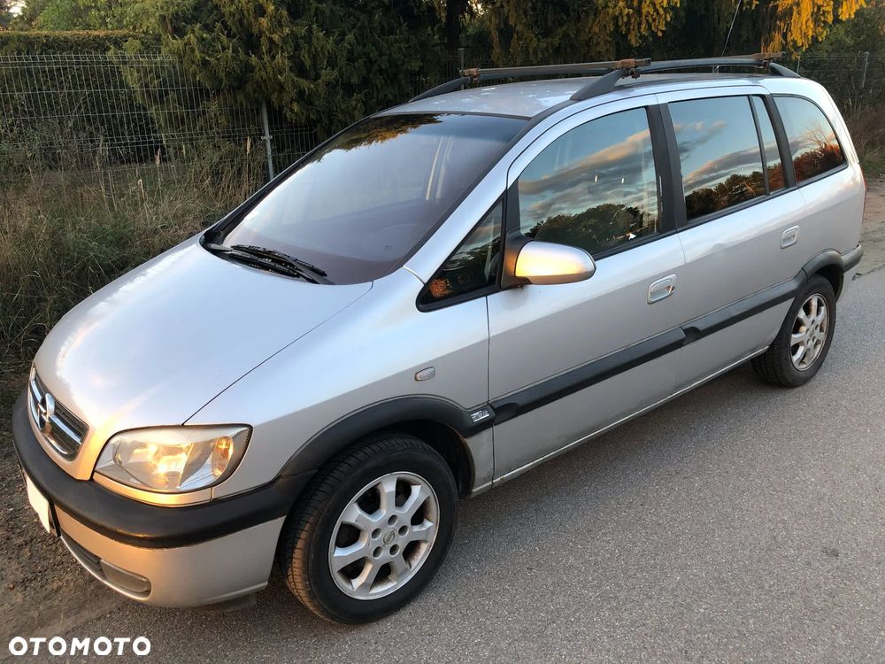 Opel Zafira 1.8 16V Elegance - 1