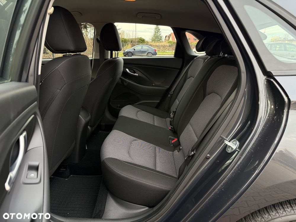 Hyundai i30 1.5 DPI Classic + - 7