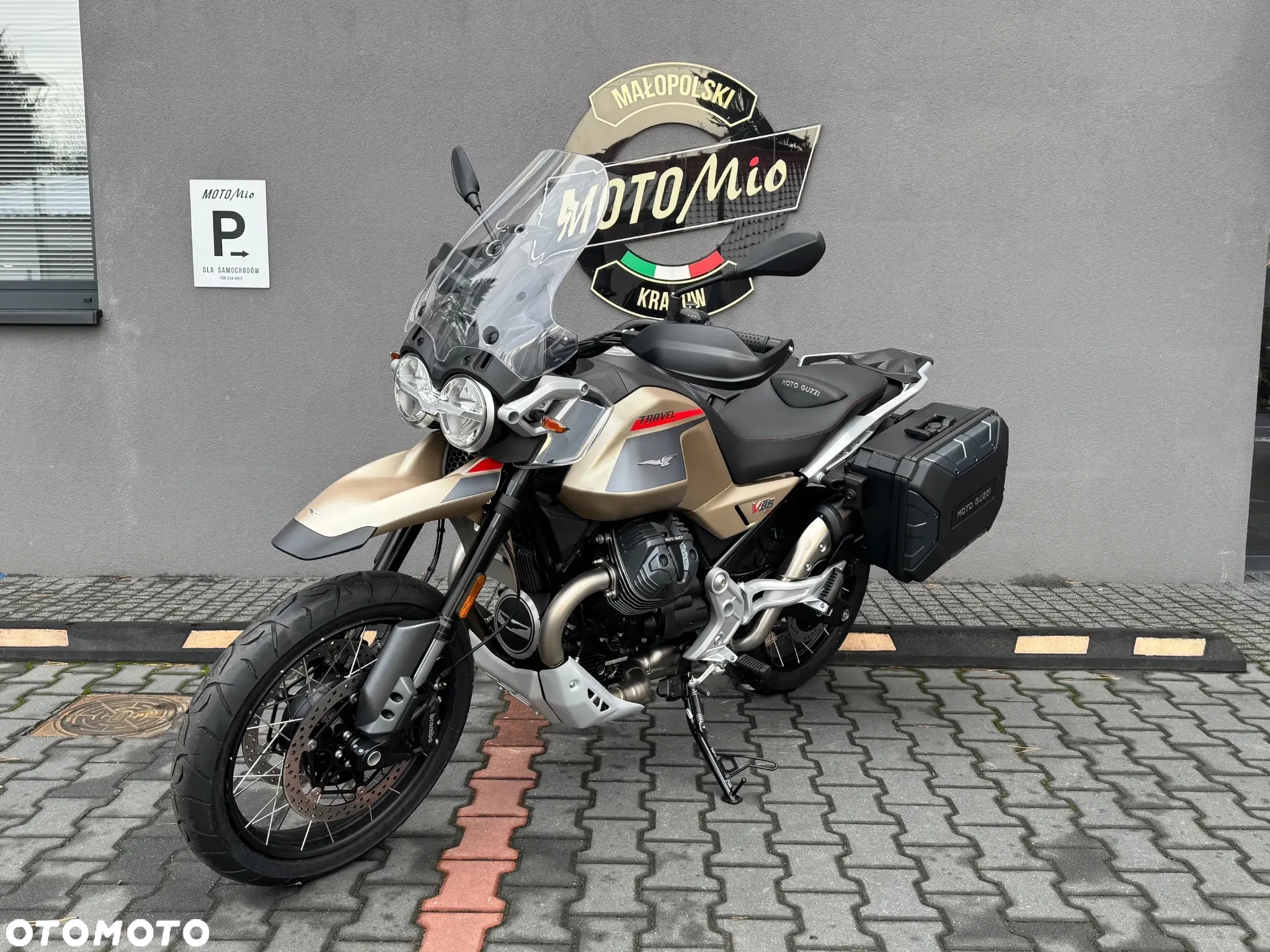 Moto Guzzi V85 - 8
