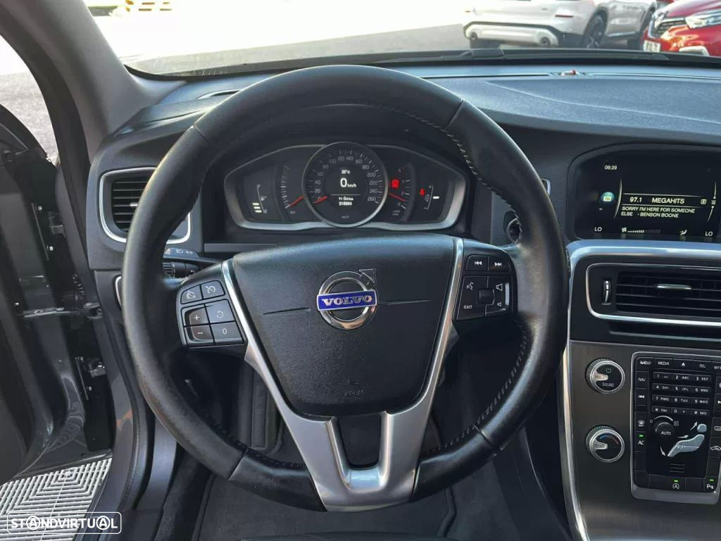 Volvo V60 2.0 D2 Momentum Drive - 3