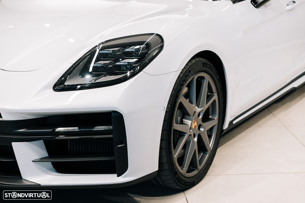 Porsche Panamera 4 E-Hybrid - 15