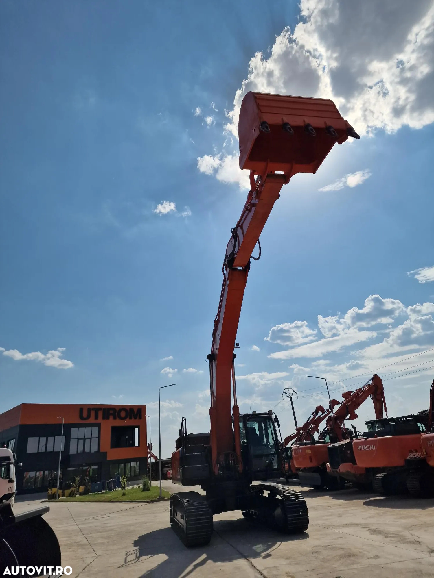 Hitachi ZX350-7, 2020, 9.420h, Cupa 2,2mc NOUA-94.900 Eur+Tva, Masa operationala 26,5t, Consum mediiu 14,1l/h, camera spate, camere laterale, inst picon, AC climatronic, Scaun operator pneumatic, lant 90% ok, STARE FOARTE BUNA, posibil leasing 5 ani-94900Eur - 13