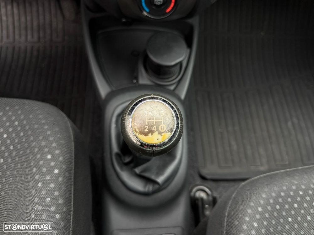 Toyota Yaris - 11